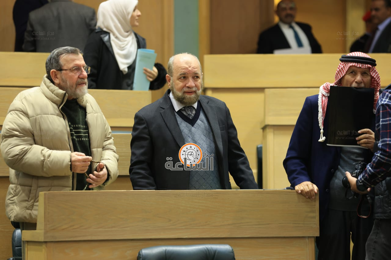 Madar Al-Saa Images 0.37078311454862845