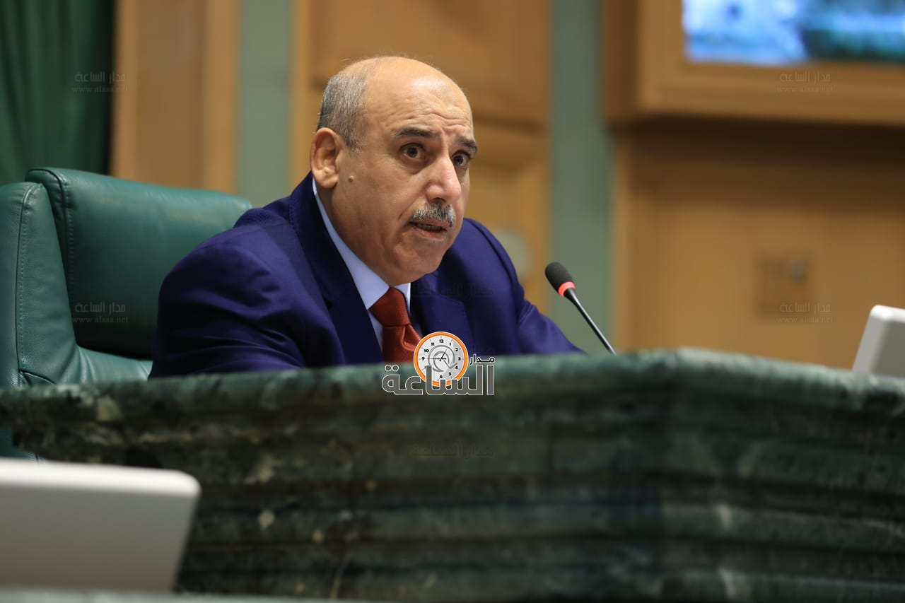 Madar Al-Saa Images 0.9838360576683639