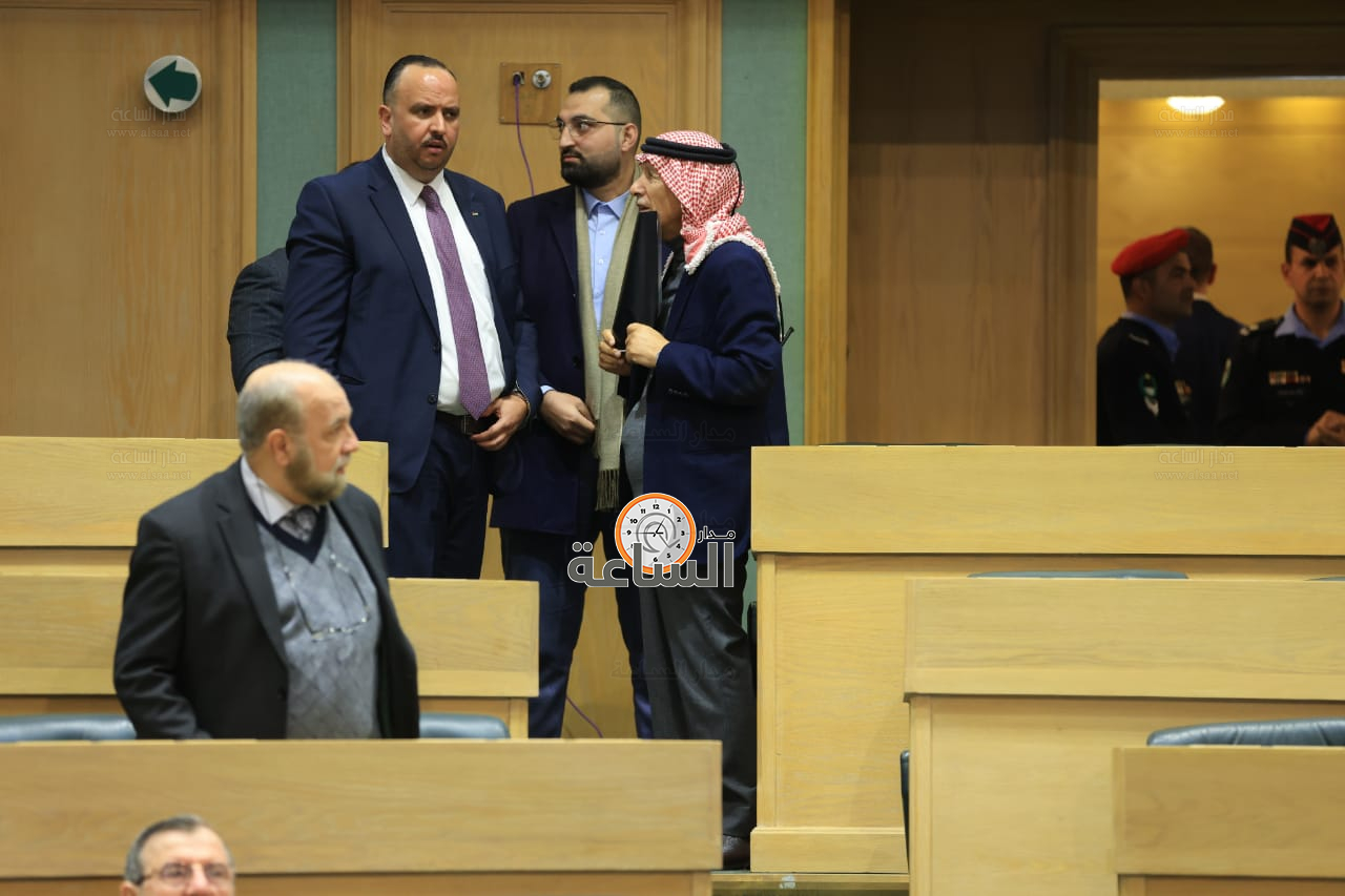 Madar Al-Saa Images 0.09350099396076184