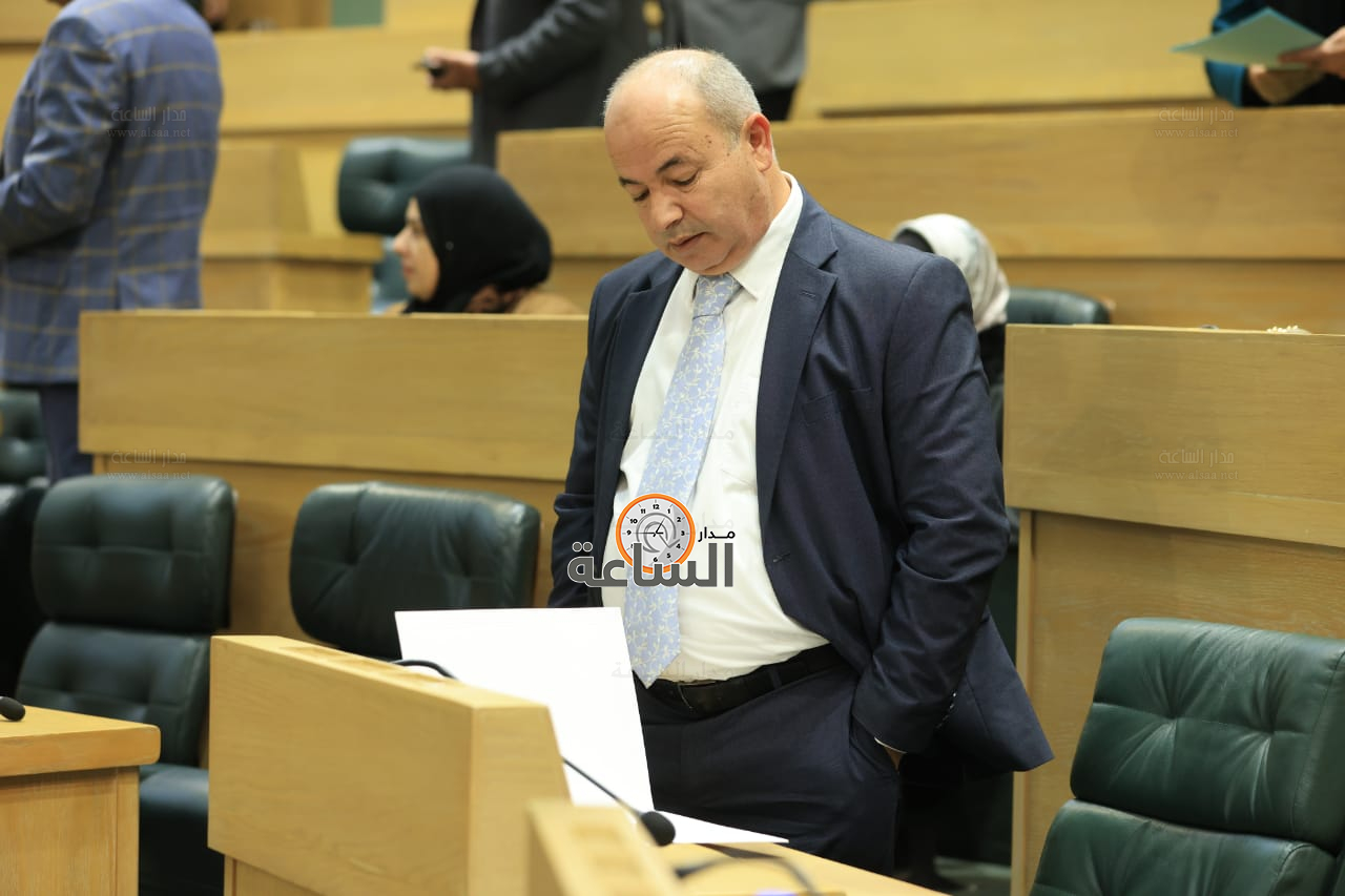 Madar Al-Saa Images 0.3936307398247355