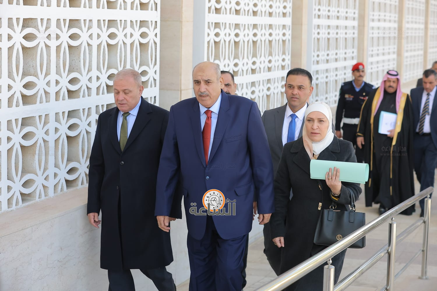 Madar Al-Saa Images 0.4942891100612946