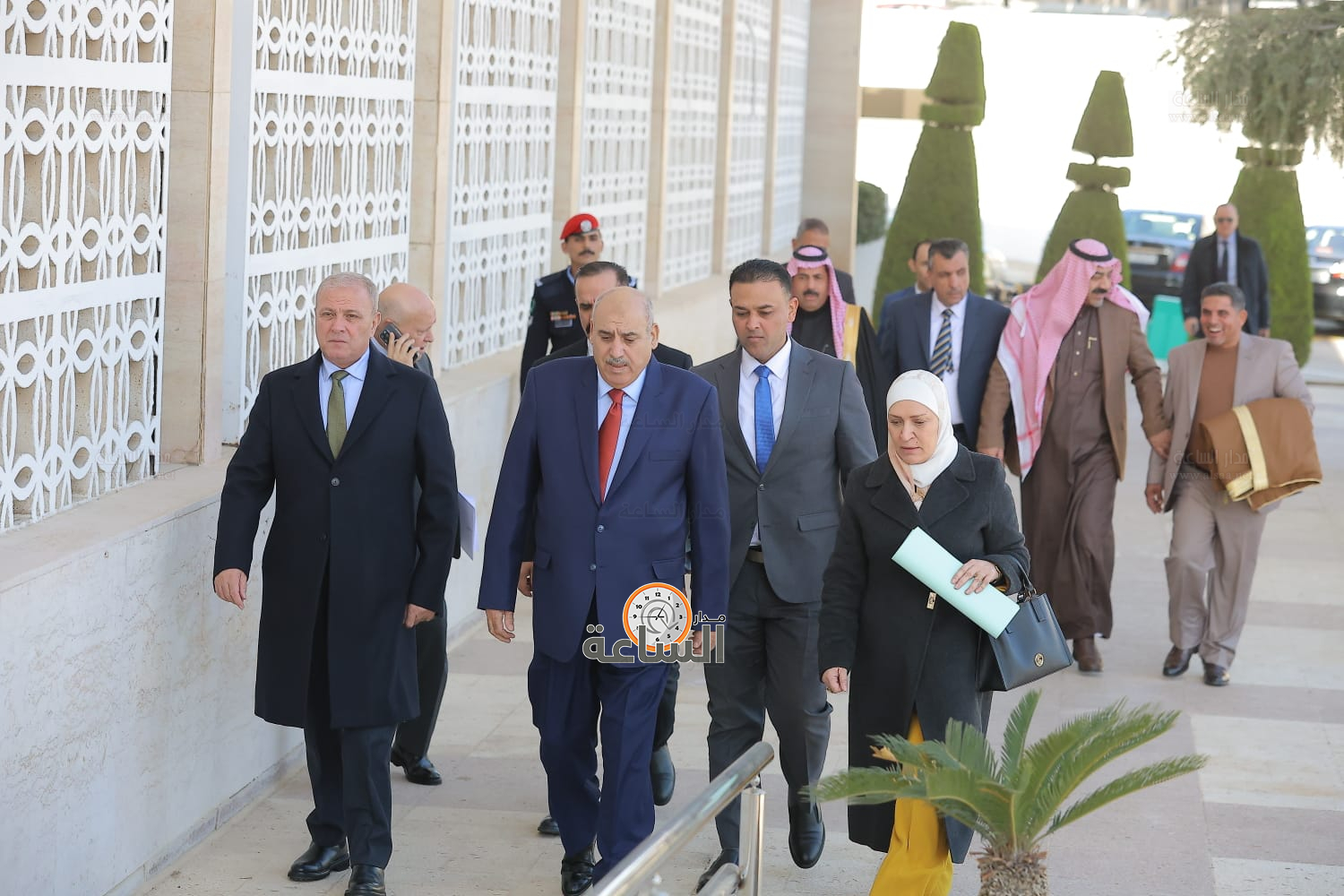 Madar Al-Saa Images 0.08667669900420738