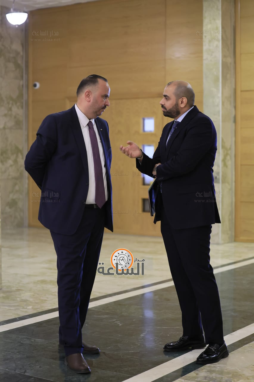 Madar Al-Saa Images 0.0445631456457648