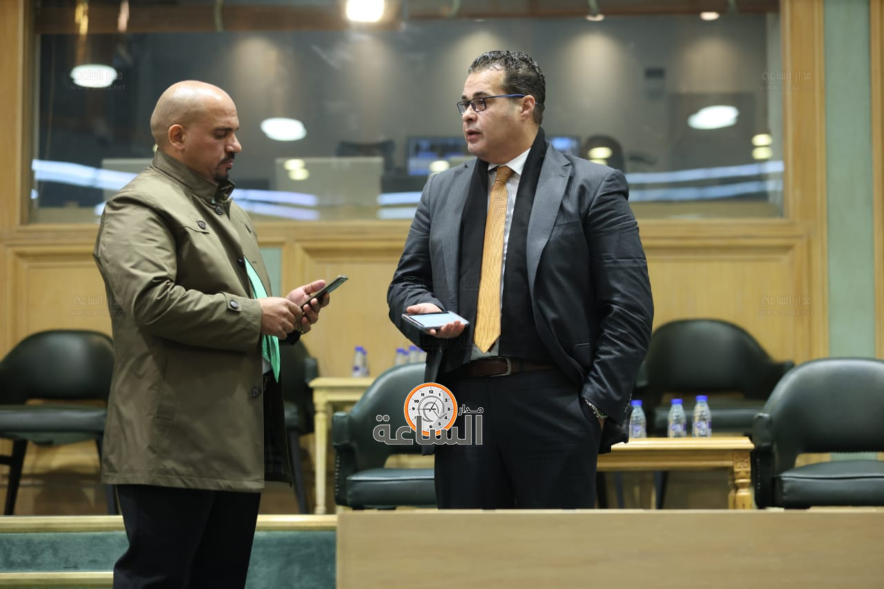 Madar Al-Saa Images 0.15892338216005397