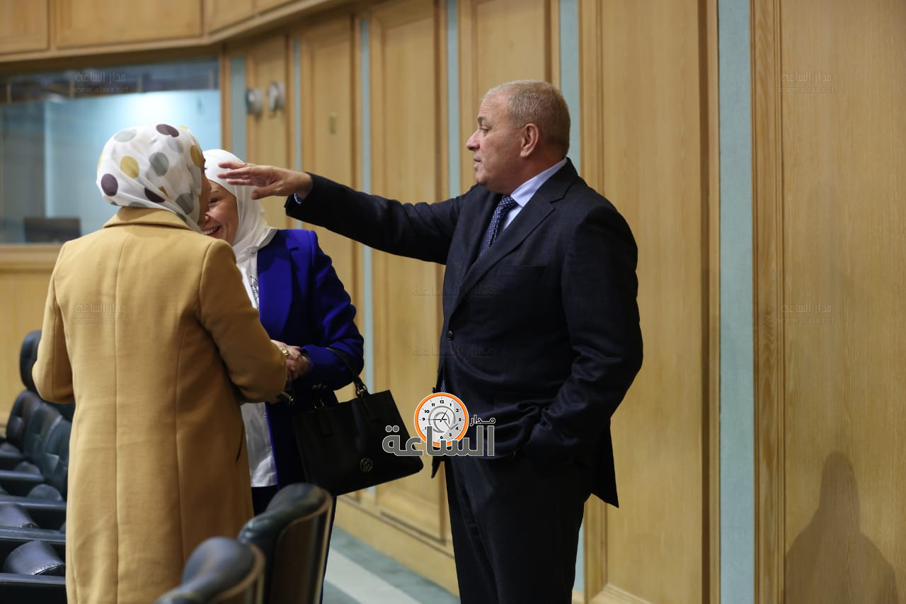 Madar Al-Saa Images 0.2579102178993946