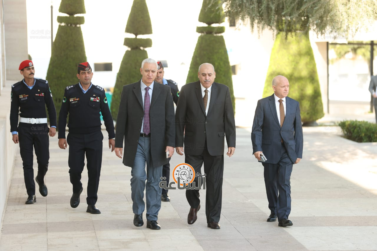 Madar Al-Saa Images 0.10200615615154363