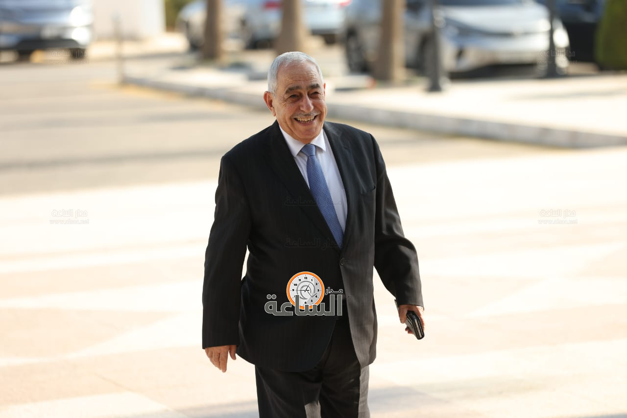 Madar Al-Saa Images 0.7472094782369775