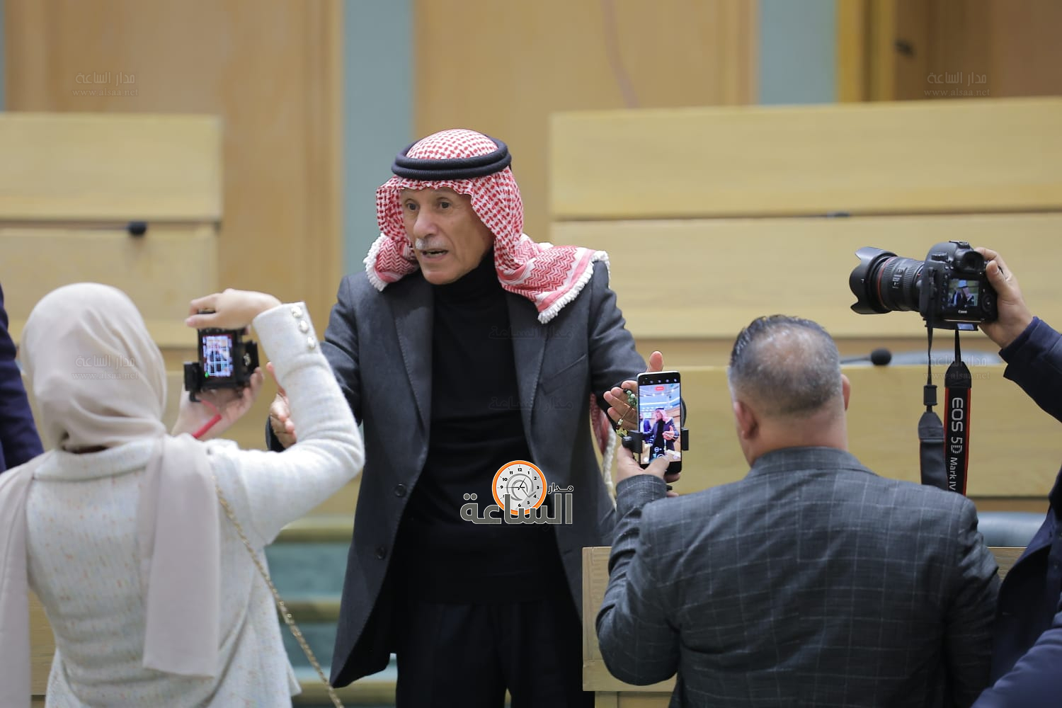 Madar Al-Saa Images 0.007308098670619767