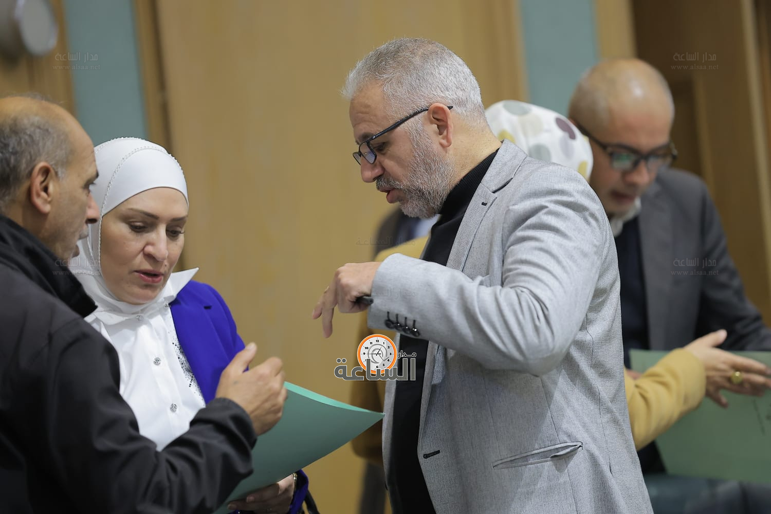 Madar Al-Saa Images 0.39989658124591454