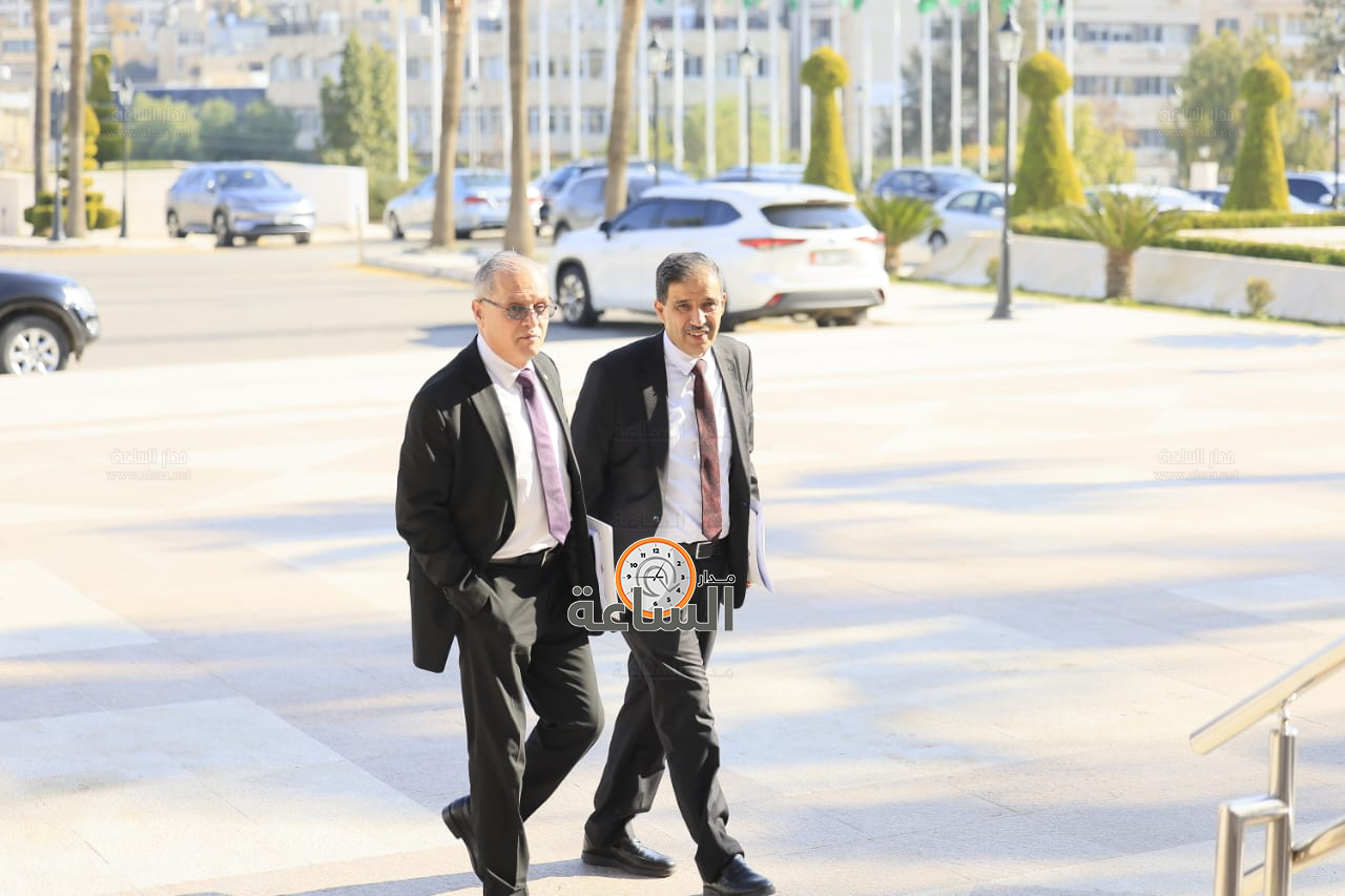 Madar Al-Saa Images 0.16563908559120788