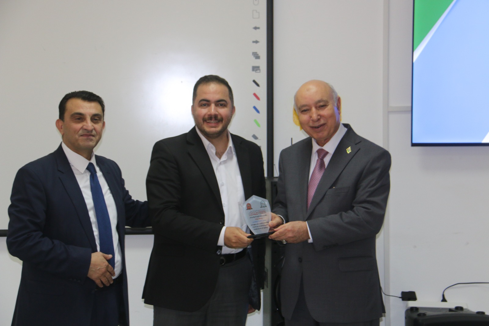 Madar Al-Saa Images 0.8285315356029681