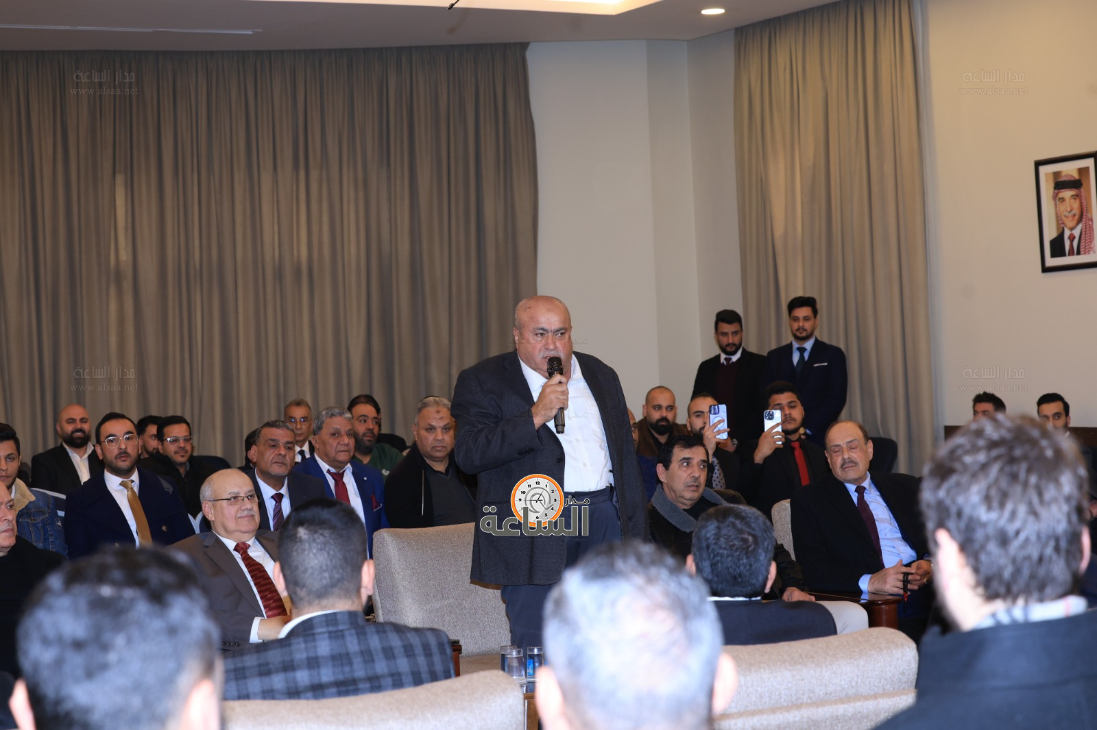 Madar Al-Saa Images 0.4228878210060718