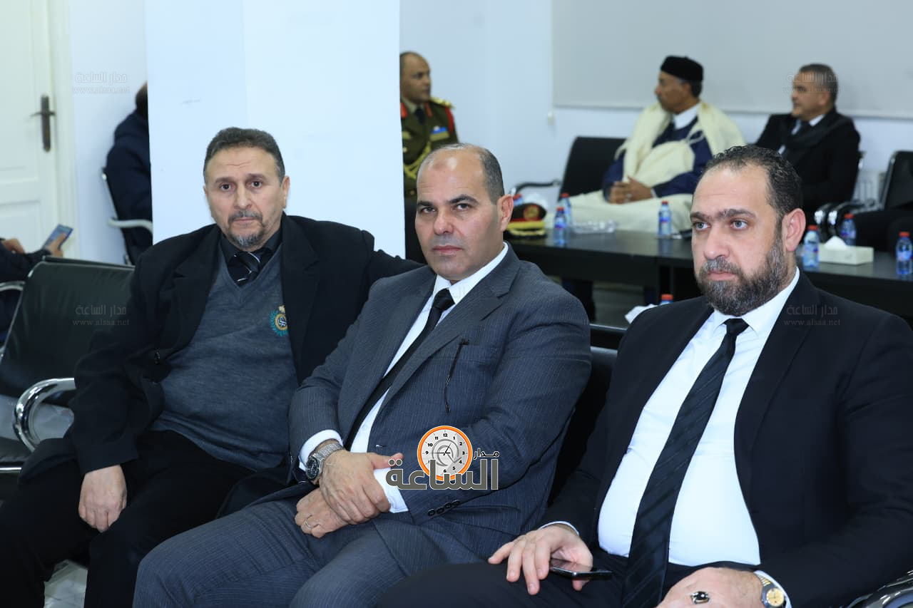 Madar Al-Saa Images 0.46148877683859124