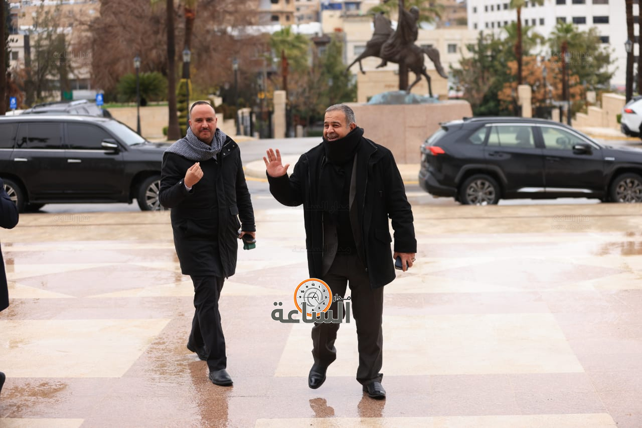 Madar Al-Saa Images 0.9796219899086529