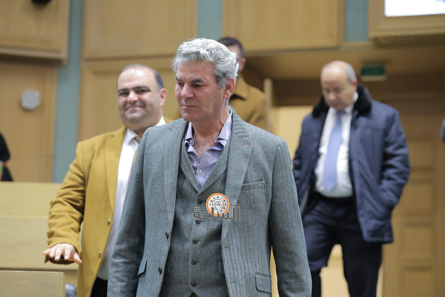 Madar Al-Saa Images 0.2553389568416874