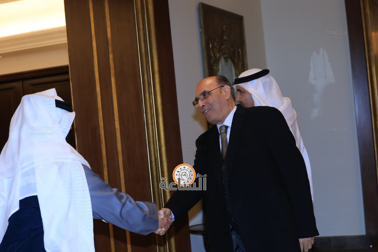 Madar Al-Saa Images 0.6403417050028283