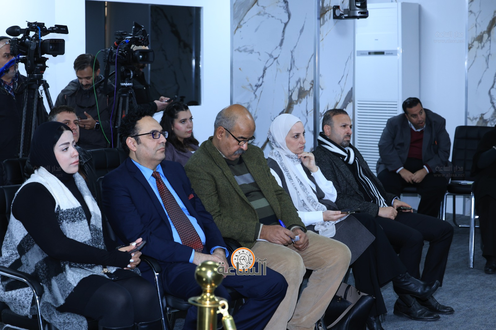 Madar Al-Saa Images 0.4180229344224251