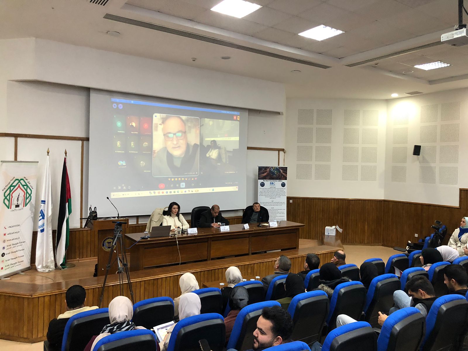 Madar Al-Saa Images 0.6710237628488497