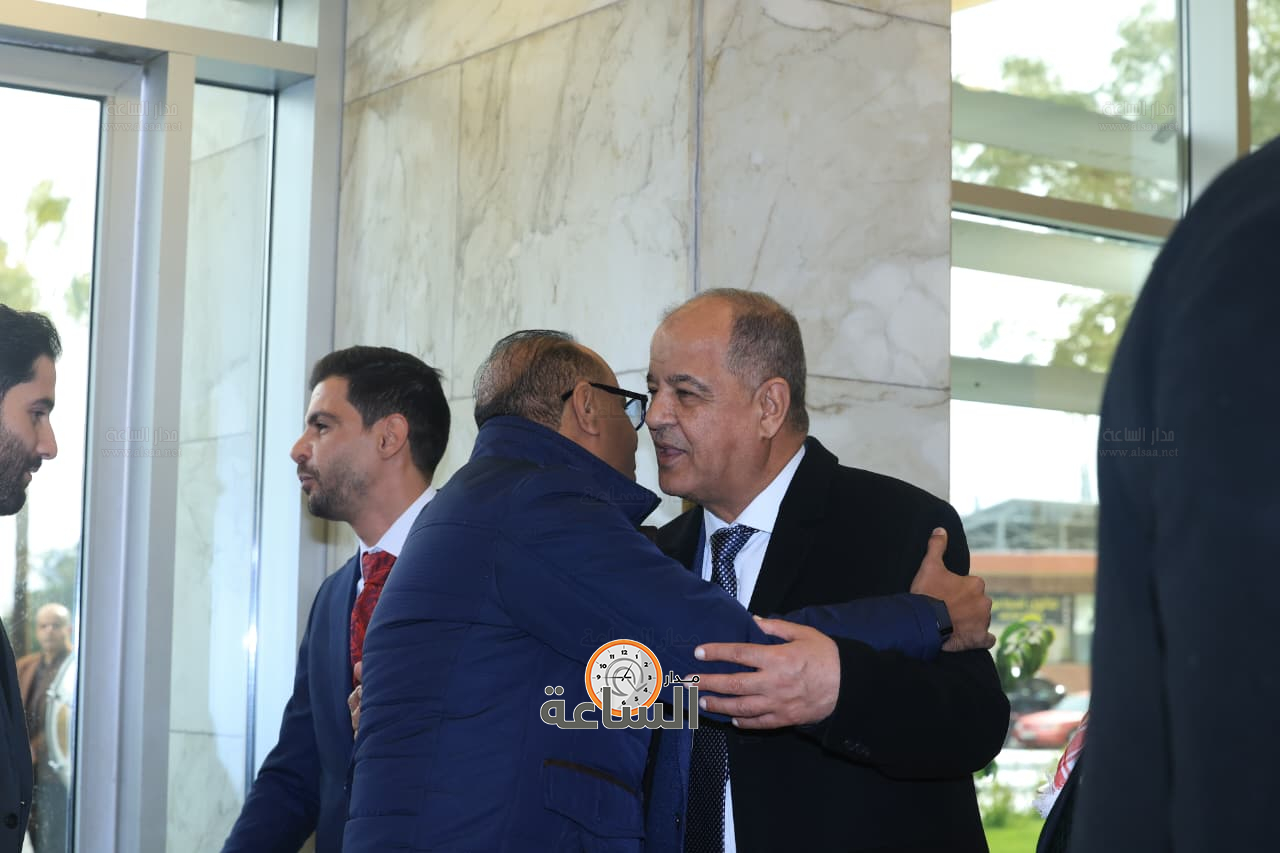 Madar Al-Saa Images 0.9794763021771798