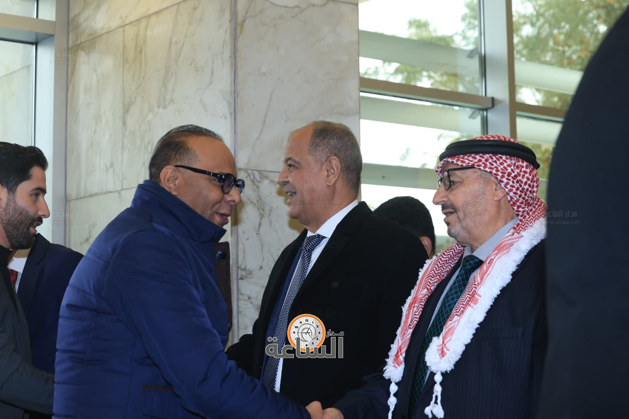 Madar Al-Saa Images 0.12425978369824564