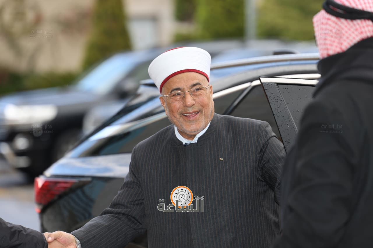 Madar Al-Saa Images 0.7792653984404972