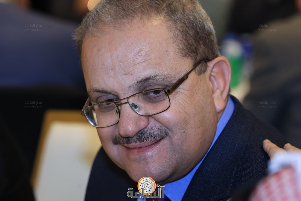 Madar Al-Saa Images 0.3231655394356575