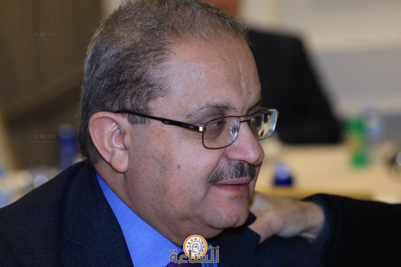 Madar Al-Saa Images 0.45833117664254763