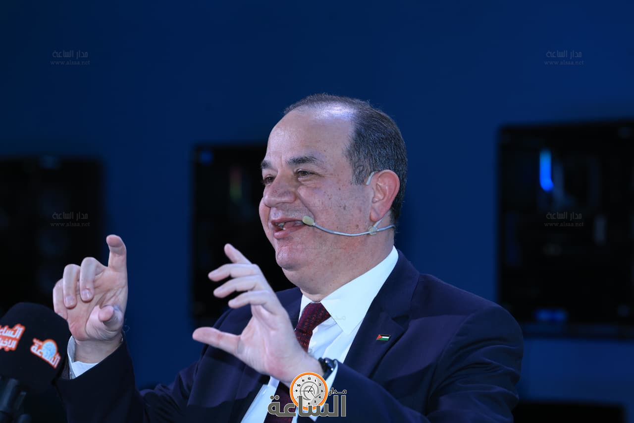 Madar Al-Saa Images 0.5595534855821166