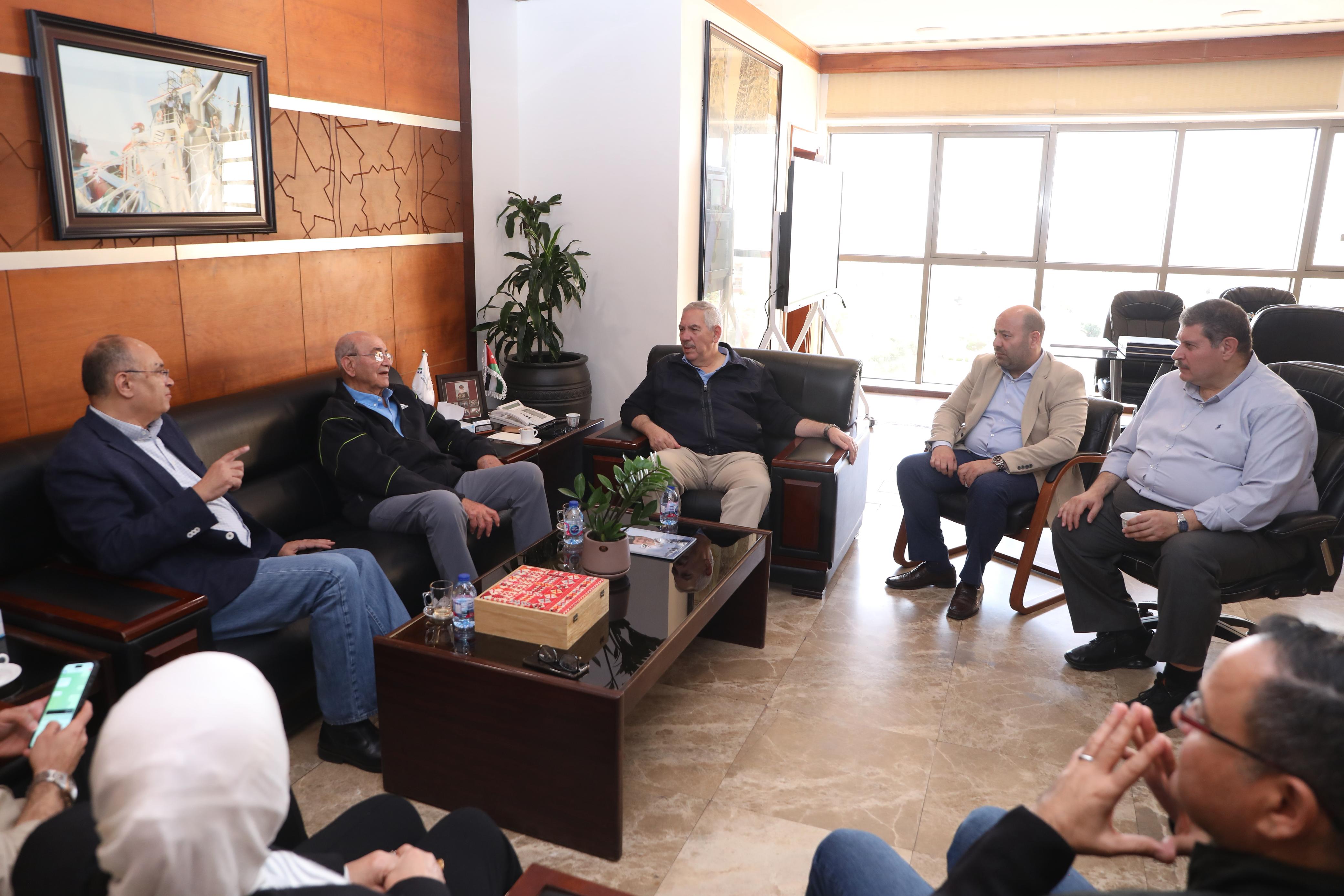 Madar Al-Saa Images 0.31716199240143716