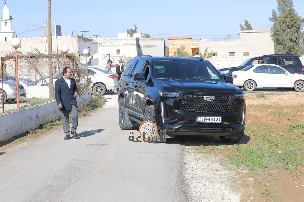 Madar Al-Saa Images 0.7640320525322754