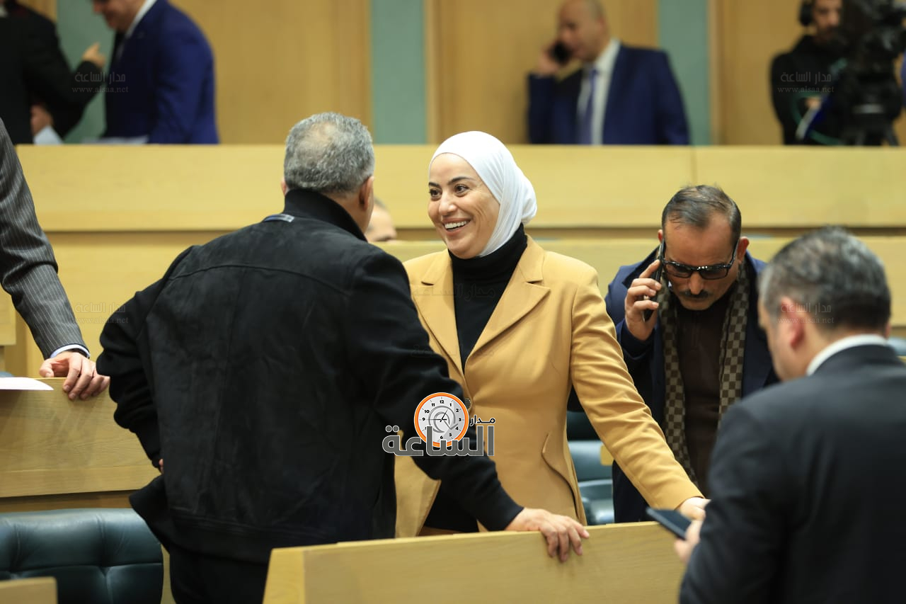 Madar Al-Saa Images 0.6830443697286425