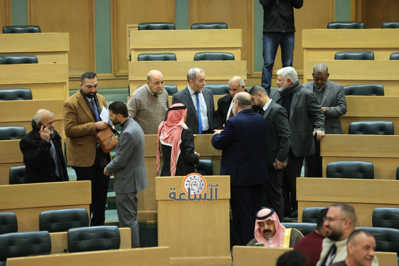 Madar Al-Saa Images 0.9784216462105693