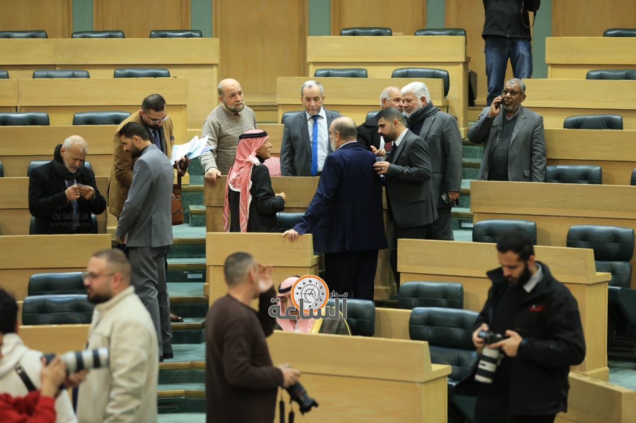 Madar Al-Saa Images 0.026409831901649694