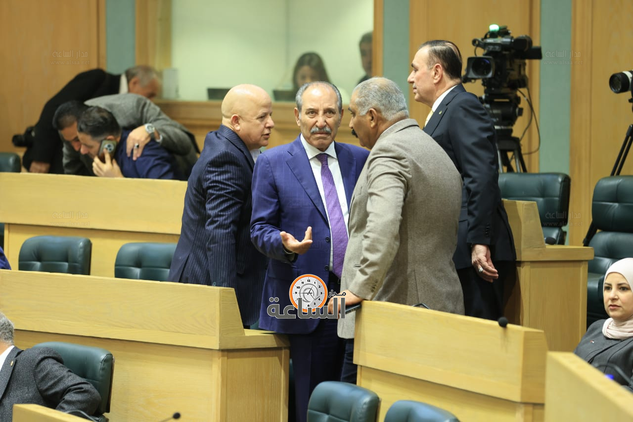 Madar Al-Saa Images 0.6074054620542919