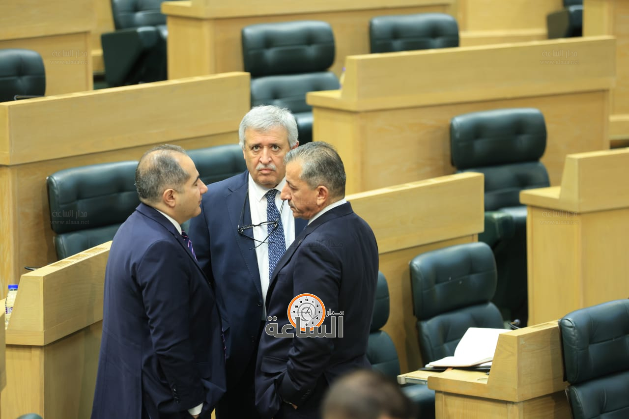 Madar Al-Saa Images 0.54656272263589