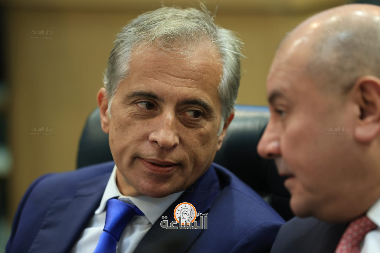 Madar Al-Saa Images 0.9940875918182968