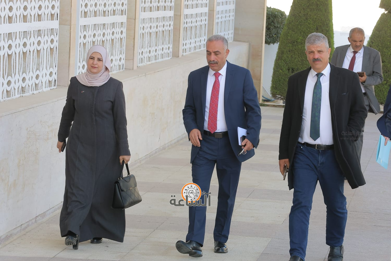 Madar Al-Saa Images 0.8742646631942682