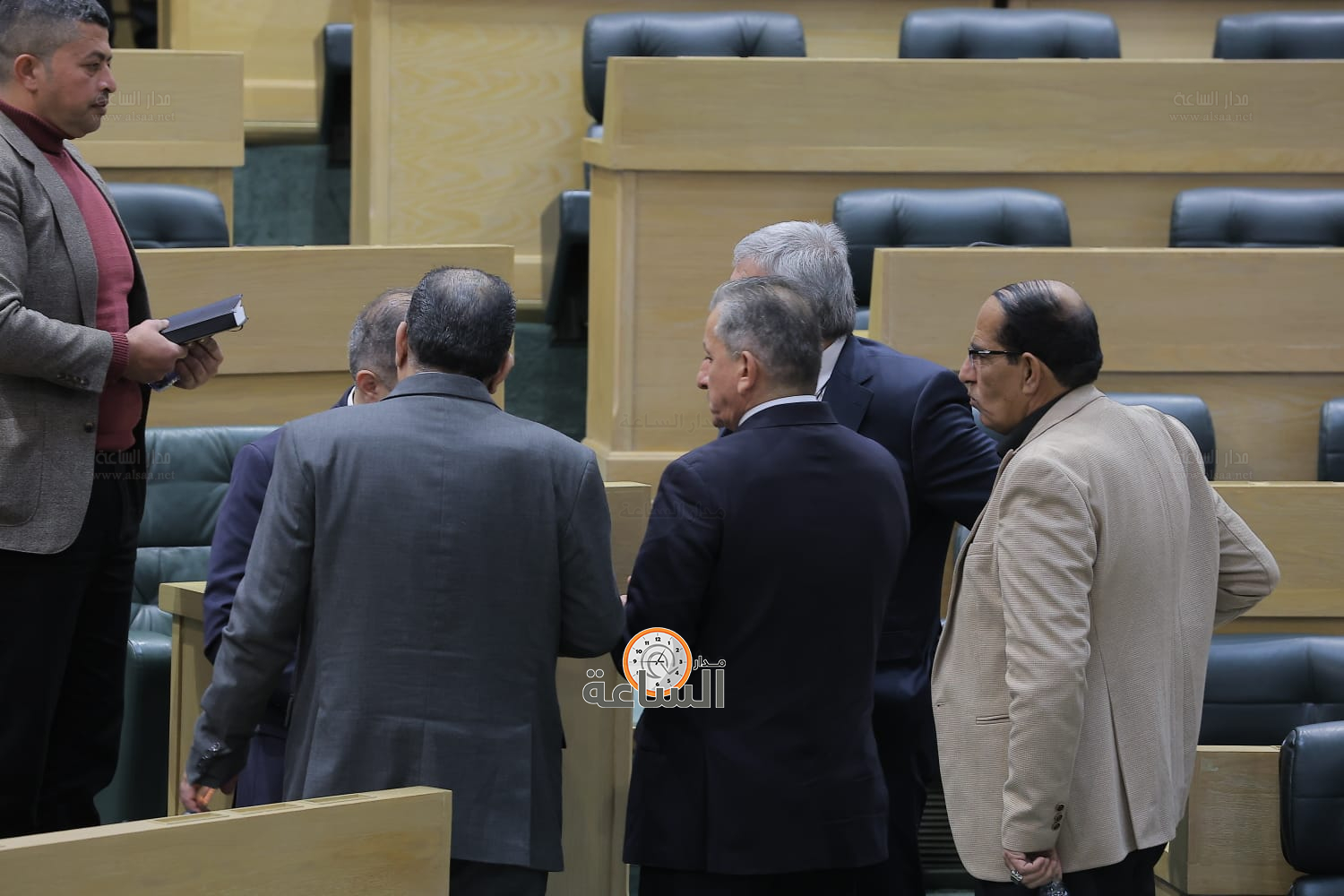 Madar Al-Saa Images 0.930073082885067