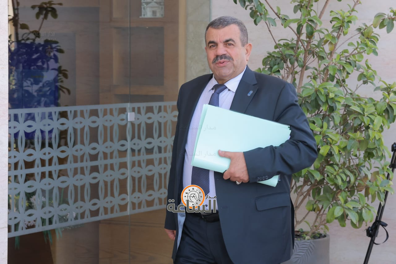 Madar Al-Saa Images 0.05833970335633887