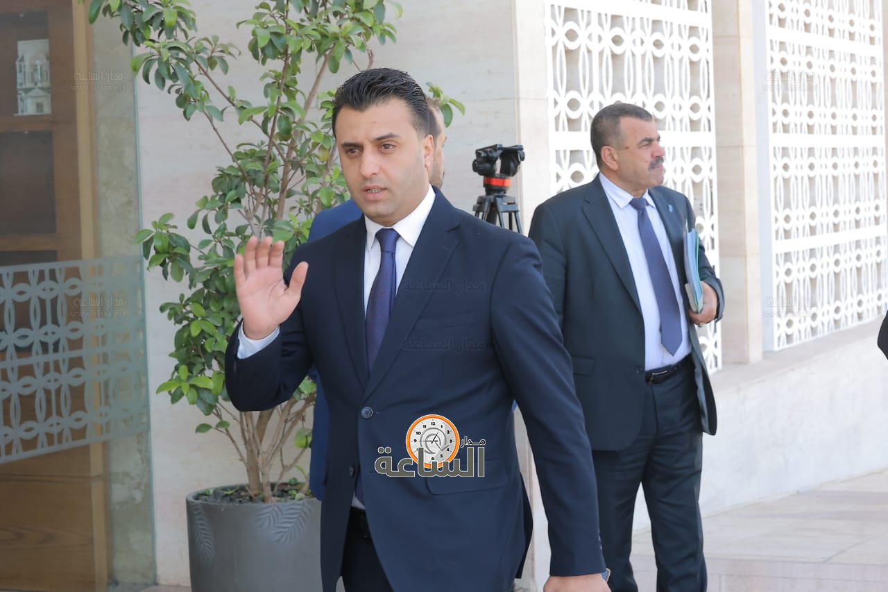 Madar Al-Saa Images 0.329561360580621