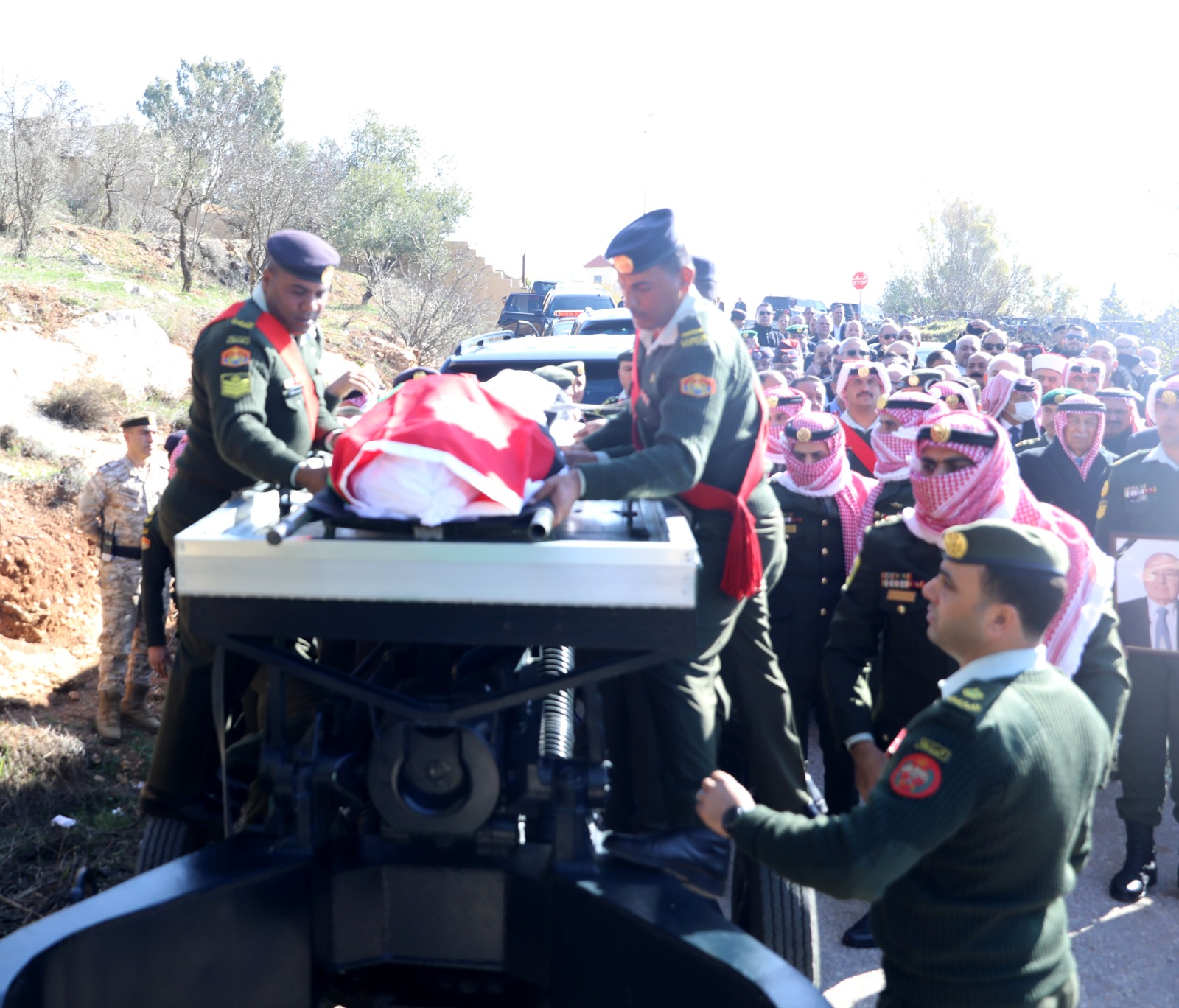 Madar Al-Saa Images 0.5693219223840208