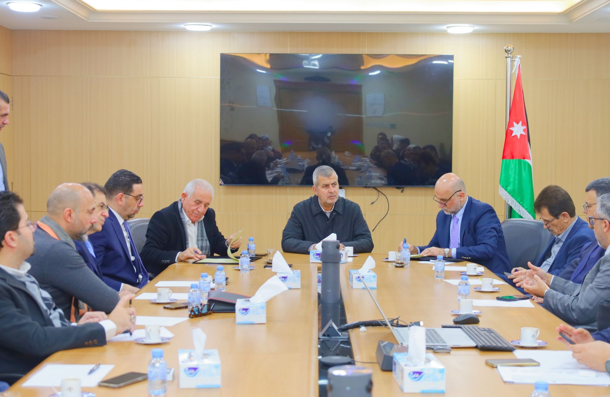 Madar Al-Saa Images 0.8711162682052255