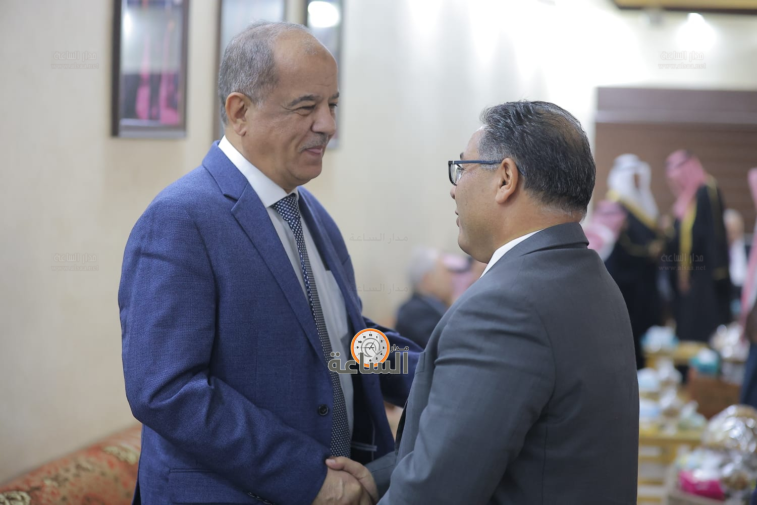 Madar Al-Saa Images 0.10854307215562631