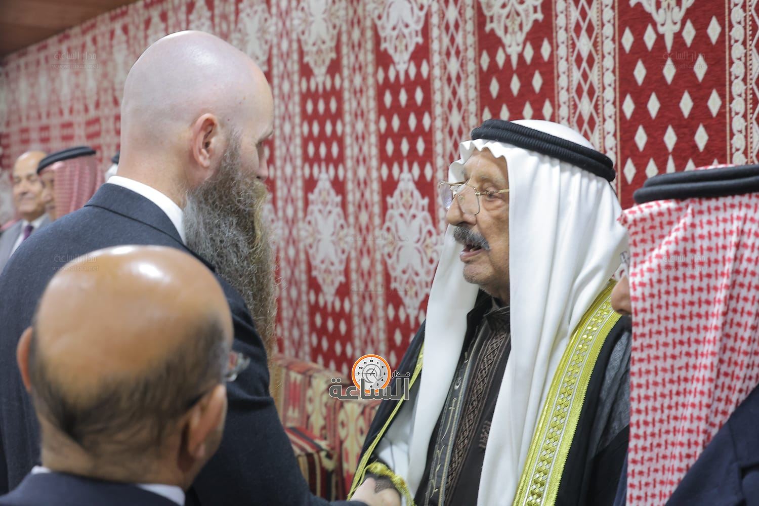 Madar Al-Saa Images 0.39833605082114154