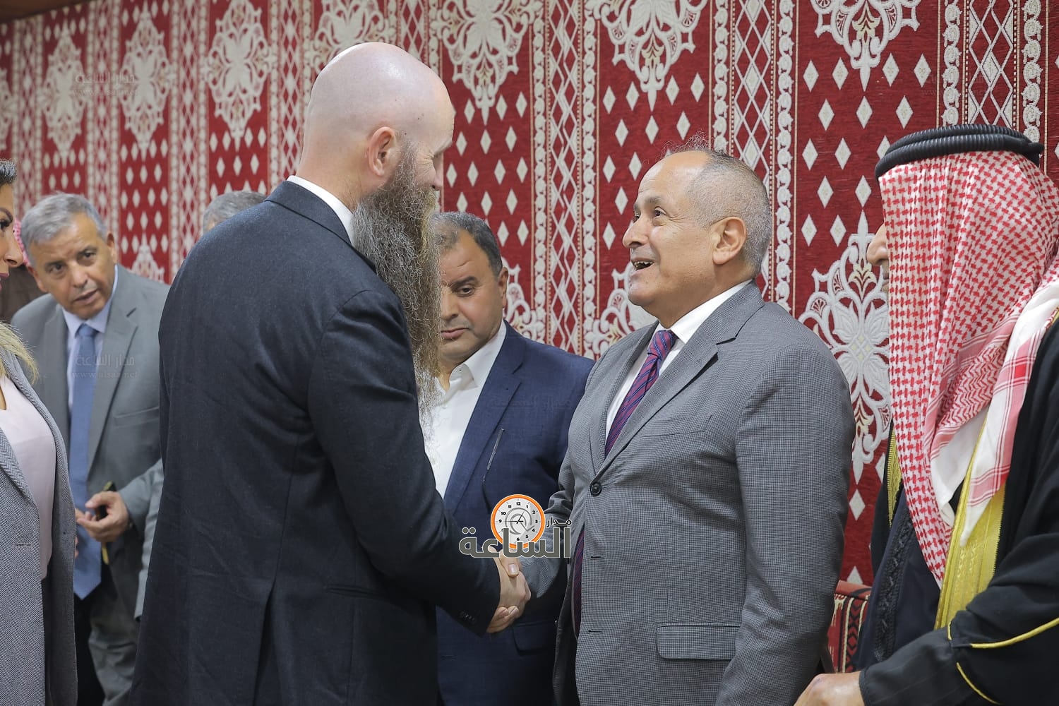 Madar Al-Saa Images 0.007974656441417372