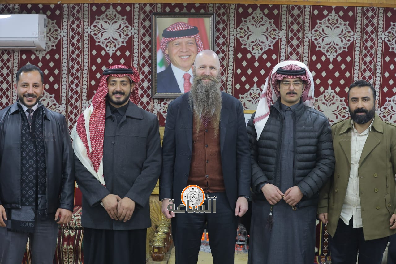 Madar Al-Saa Images 0.5125314488792173