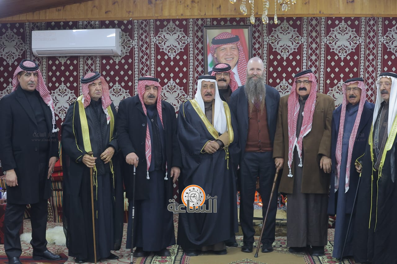 Madar Al-Saa Images 0.05124037474487264