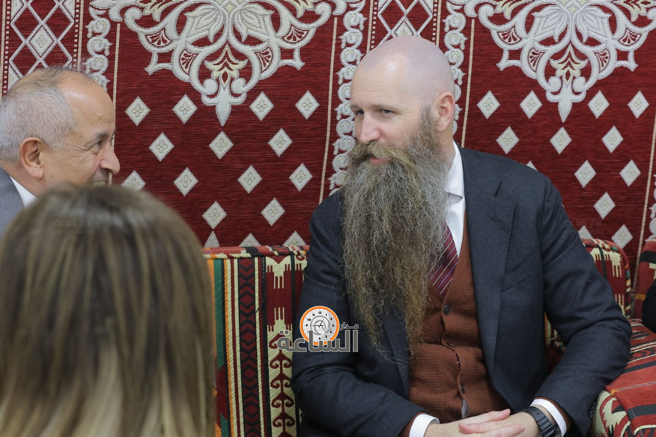 Madar Al-Saa Images 0.7723030331152498