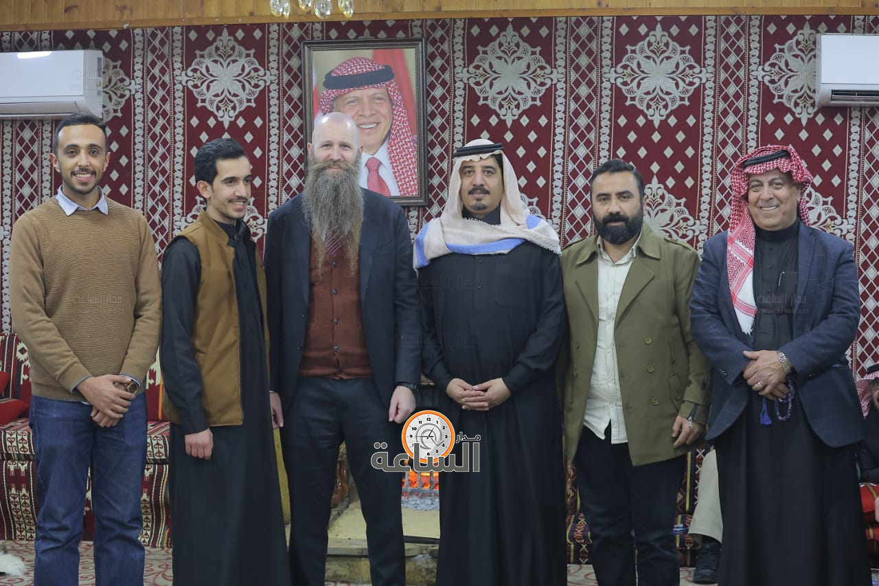 Madar Al-Saa Images 0.5684112185502237