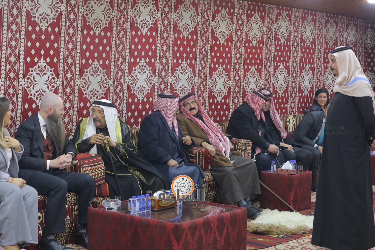 Madar Al-Saa Images 0.7770446544498699